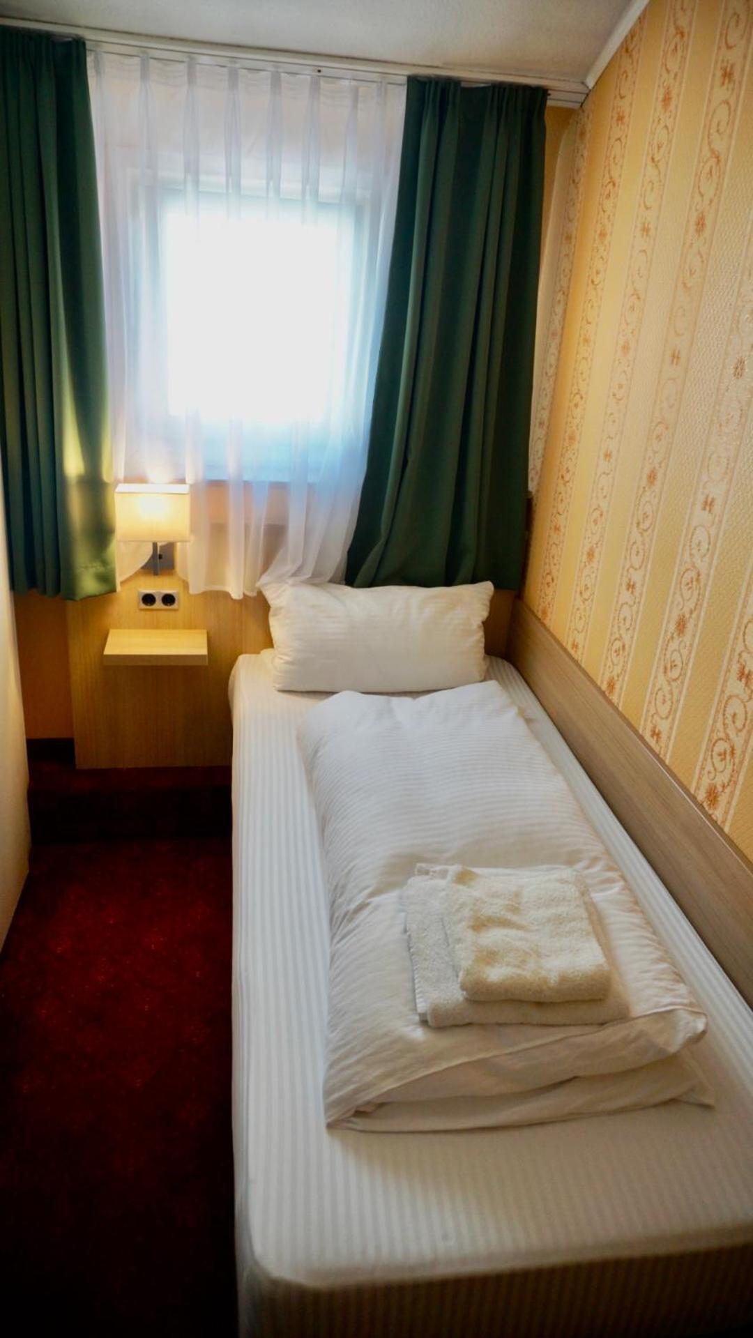 Hotel Hafner - Self Check-In Stoccarda Esterno foto